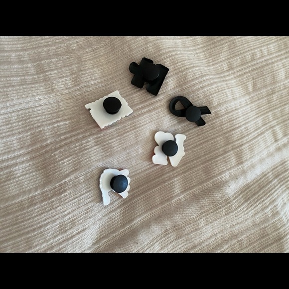 Set of 5 Autism Awareness Appreciation Shoe Charms NEW IN PACKAGE - Picture 3 of 5